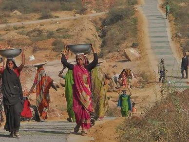 सरकारी स्कीम : कंस्ट्रक्शन वर्कर हैं तो ऐसे लें 1 लाख रु की मदद