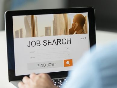 Lockdown के बाद Jobs के नाम पर बढ़ रही ठगी, जानें बचने का तरीका