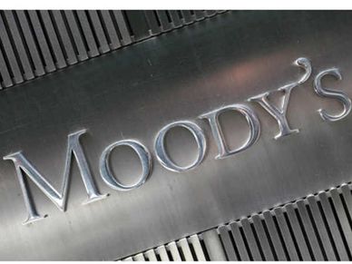 Moodys ने दी चेतावनी, डूब सकते हैं रिटेल और एसएमई लोन