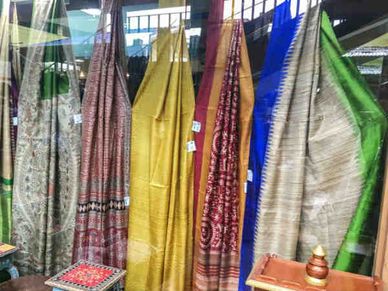 Amazon Sale : 3000 रु वाली साड़ियों पर 2400 रु तक बचाने का मौका, जल्दी उठाएं फायदा
