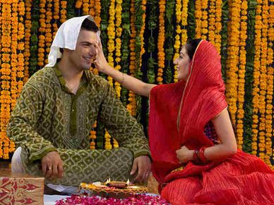 भाई-दूज स्पेशल : बहन को दें फाइनेंशियल गिफ्ट, बहुत आएंगे काम