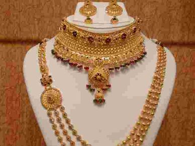 Gold रेट में वैक्सीन की खबर से आई भारी गिरावट, जानें चांदी का भी हाल