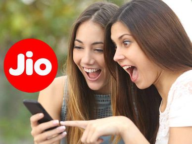 Jio : रिचार्ज में 1 रु का अंतर पड़ता है भारी, जानिए फायदे की बात 