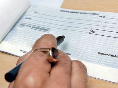 Cheque भरते समय इन गलतियां से बचे, वरना हो सकता है भारी नुकसान 