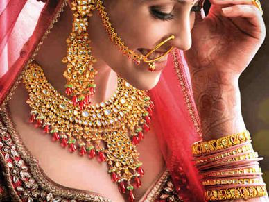 Gold ऑल टाइम हाई से 6861 रुपये सस्ता, 6282 रु लुढ़की चांदी 