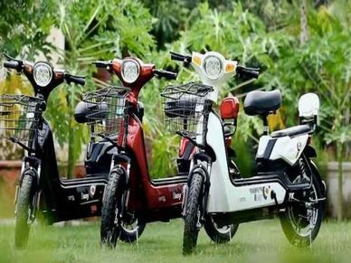 Electric Scooter : बिना लाइसेंस चलाएं ये वाहन, एक बार चार्ज करने पर करें 60 किमी का सफर