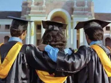 Student हैं तो पढ़ाई के लिए मिलेगी लाखों रु की मदद, ये हैं काम की योजनाएं