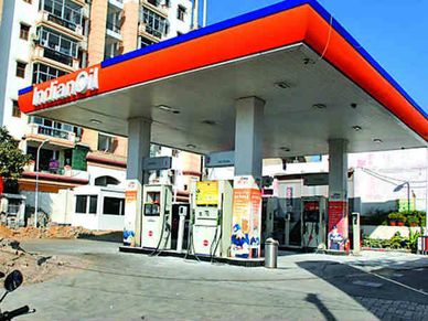 10 Feb : फिर बढ़े Petrol और Diesel के रेट