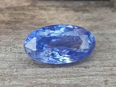 चमक गयी किस्मत : कुएं में मिला दुनिया का सबसे बड़ा नीलम, अरबों में है कीमत