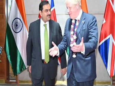 British PM बोरिस जॉनसन अडानी  के मुख्यालय गए, बिजनेस पर की चर्चा