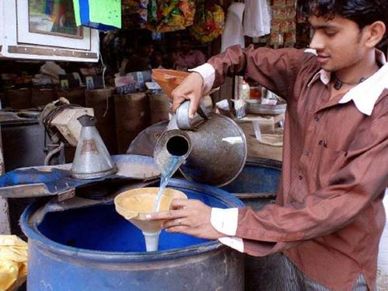 Modi सरकार का कमाल : Petrol और Diesel से महंगा बिक रहा मिट्टी का तेल 