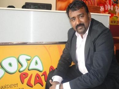 Success Story : कभी धोए बर्तन, अब सालाना कमाई है 30 करोड़ रु