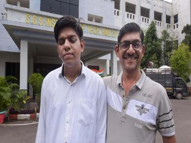ये है Success : दृष्टिहीन होना नहीं बना चुनौती, Microsoft में पाई 45 लाख रु की जॉब
