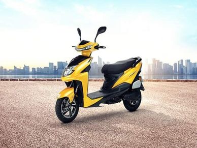 कमाल का Electric Scooter : बैटरी पर मिल रही 3 साल की वारंटी, कीमत भी कम