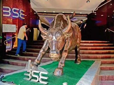 Share Market : लगातार 7वें दिन आई तेजी, सेंसेक्स 63000 के पार, बना नया रिकॉर्ड