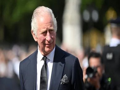 अजब-गजब : ब्रिटेन के King Charles देंगे अपनी जेब से Bonus, जानिए किसे मिलेंगे