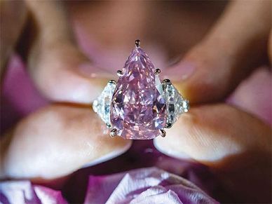 अजब-गजब : 23.29 करोड़ रु में बिका दुर्लभ और नायाब Diamond, नाशपाती जैसा है आकार