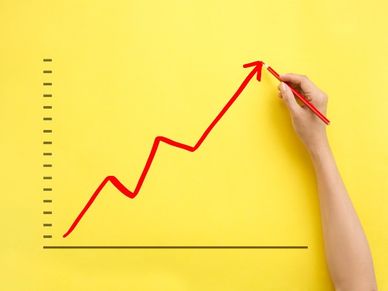 IRFC करती है रेलवे की फंडिंग, पहली बार शेयर पहुंचा IPO प्राइस के पार