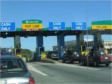 कमाल की बात : भारत में केवल 4 पहिया वाहनों के लिए ही क्यों जरूरी है Toll Tax, जानिए वजह