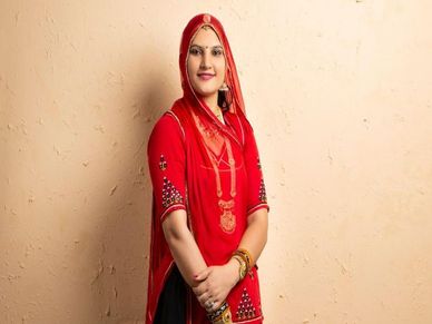 Success Story : कभी पास नहीं थे 10 रुपये, आज बांट रही है नौकरी