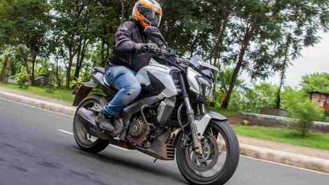 Bajaj Dominar 400 : शानदार बाइक पर मिल रहा भारी डिस्काउंट, चेक करें ऑफर