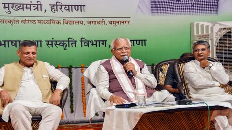 Haryana News: सीएम खट्टर ने विकसित भारत संकल्प यात्रा को जनसंवाद से जोड़ा, कहा-'आमजन को मिल रहा मौके पर लाभ'