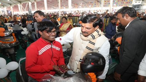 MP News: सीएम डॉ. मोहन यादव का इंदौर दौरा, दिव्यांगजनों को वितरित की स्कूटी