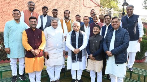 हरियाणा: CM मनोहर लाल ने पहली से आठवीं कक्षा की किताबों की खरीद को दी मंजूरी, 55 करोड़ छपाई लागत