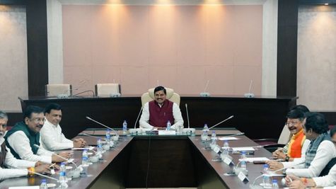 मध्यप्रदेश में लागू किये जायेंगे ग्रामोद्योग के सफल प्रयोग, सीएम मोहन यादव अफ़सरों को दिए निर्देश 