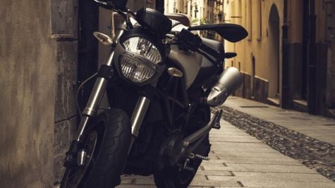 TVS Motors ने नवंबर में बेचे 3.64 लाख टू व्हीलर्स, जानें कितना हुआ फायदा 