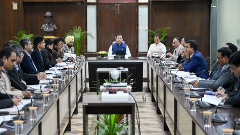 प्रदेश के वित्तीय स्थिति को लेकर सीएम धामी ने की बैठक, अधिकारियों को दिए ये निर्देश
