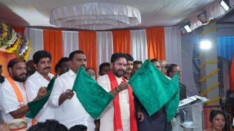 केंद्रीय मंत्री ने गुंटूर से 3 ट्रेनों को दिखाई हरी झंडी, आंध्र प्रदेश में चल रहे 32 रेलवे प्रोजेक्‍ट