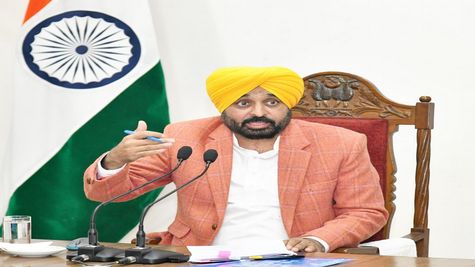 Punjab News: पंजाब सरकार ने सर्दी के मद्देनजर बदला स्कूलों का समय, छात्रों को मिलेगी ठिठुरन से राहत
