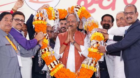  रायपुर में खुलेगा छत्तीसगढ़ का पहला आयुर्वेद विश्वविद्यालय, कैबिनेट मंत्री  बृजमोहन अग्रवाल ने की घोषणा 