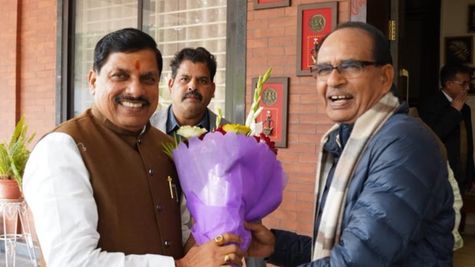 मध्‍य प्रदेश सीएम डॉ मोहन यादव से पूर्व सीएम शिवराज सिंह ने की मुलाकात, जनकल्याण से जुड़े मुद्दों पर हुई बात 