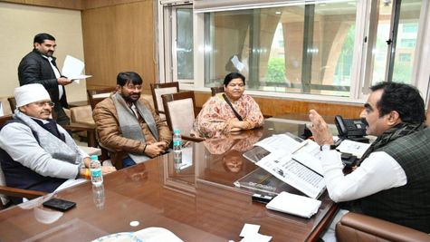 MP News: लोक निर्माण मंत्री राकेश सिंह ने ली अधिकारियों की समीक्षा बैठक, प्रदेश में बनेगी एक लाख किलोमीटर सड़क