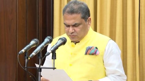 पंजाब: AAP सांसद ने फ्लैगशिप स्टोर का किया दौरा, बोले- सौंदर्य प्रसाधन उद्योग से काफी लोगों को मिल रहा रोजगार 