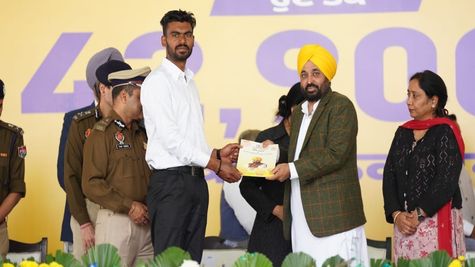 पंजाब में 2487 युवाओं को मिला सरकारी नौकरी का नियुक्ति पत्र