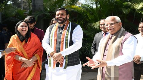 Haryana News: हरियाणा सरकार की दयालु योजना अंत्योदय परिवारों के लिए बनी वरदान, जानिए कैसे उठाएं योजना का लाभ