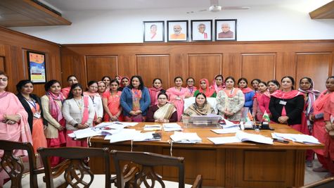 Haryana News: खट्टर सरकार अंतर्राष्ट्रीय महिला दिवस पर महिलाओं को करेगी सम्मानित, इन्हें मिलेगा 5 लाख का इनाम