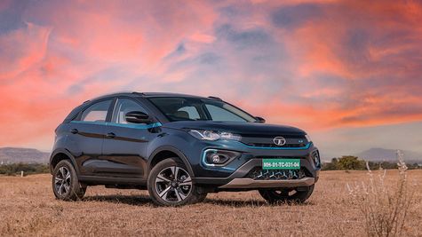 Tata Cars पर भारी छूट: Nexon EV Max पर 3.15 लाख रुपये का डिस्काउंट, जानें अन्य मॉडल्स के ऑफर 