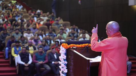  UP में  राजस्व से जुड़े कार्यों का होगा डिजिटाइजेशन, योगी सरकार उठाने जा रही है बड़ा कदम  