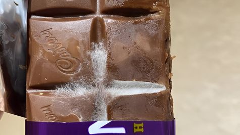 Cadbury Dairy Milk: चॉकलेट कंपनी के खिलाफ हैदराबाद में युवक ने लिया एक्शन, कंपनी ने मांगी माफी
