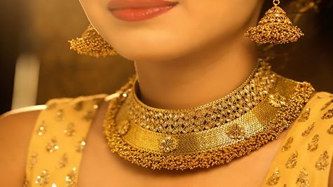 Dubai Gold Price: दुबई में औंधे मुह गिरे सोने के दाम, जानें 10 ग्राम 22 कैरट गोल्ड की कीमत, चेक करें नए रेट 