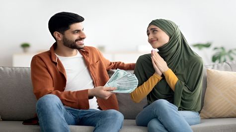 हर महीने खर्च के लिए पत्नी को देते हैं पैसे? क्या आ सकता है इनकम टैक्‍स नोटिस? जानें क्या कहता है आयकर कानून