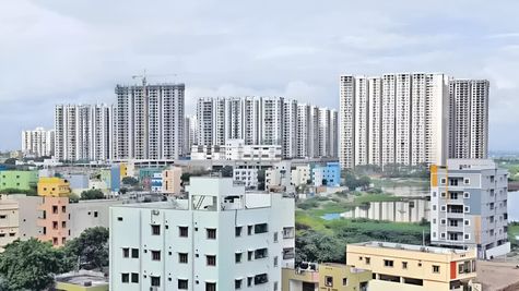 नोएडा में अब घर बनाना हुआ और महंगा, बढ़ गए प्रॉपर्टी के दाम, जान लीजिए कितना हो गया है रेट
