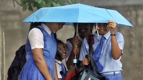 Maharashtra Rainfall : महाराष्ट्र में भारी बारिश की चेतावनी, स्कूलों की हुई छुट्टी  