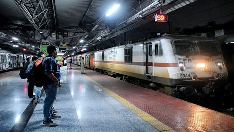 Indian Railway Rules: यात्रीगण कृपया ध्यान दें! रात के समय ट्रेन में भूलकर भी न करें ये काम, जाना पड़ेगा जेल