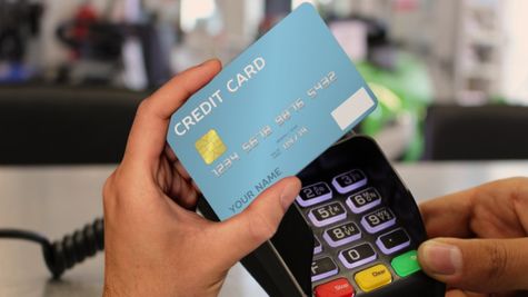 क्या आपके पास भी है Credit Card? यूजर्स को मिलते हैं ये 5 फायदे, आप भी करें फटाफट चेक