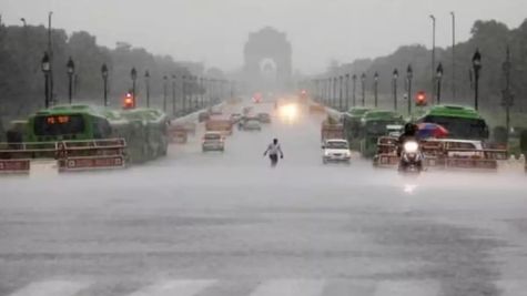Delhi Weather Today: मौसम ने ली करवट, बारिश को लेकर आया बड़ा अपडेट, जानें आगे कैसा रहेगा हाल